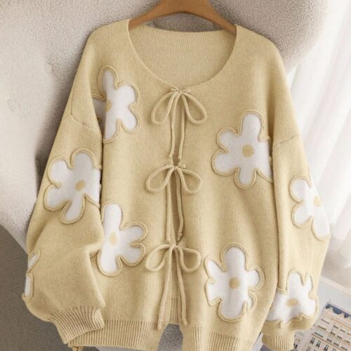 Plus Size Women Heart Knitted Cardigan, French Elegant Fashion Autumn_Winter Sweater Coat Cardigan beige con flores y lazos frontales